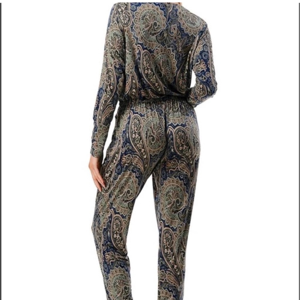 Ariella Blue Paisley Print Boho Jumpsuit V-Neck Long Sleeve NWT - medium - Picture 2 of 6
